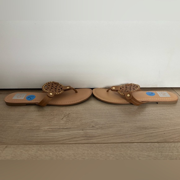 DV by Dolce Vida Sandals - Picture 2 of 5